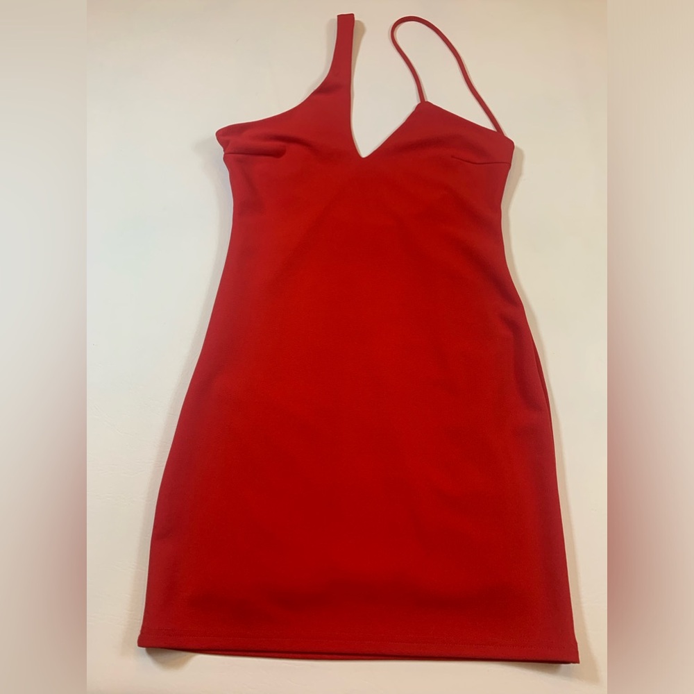NWT Lina red dress Miss-matched strapes, small, knee length, FLAW (bin i)